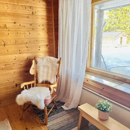 Chalet Njalla, Aurora By The