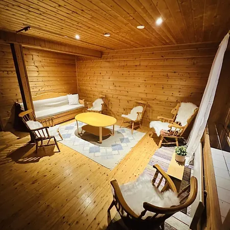 Chalet Njalla, Aurora By The Muonio